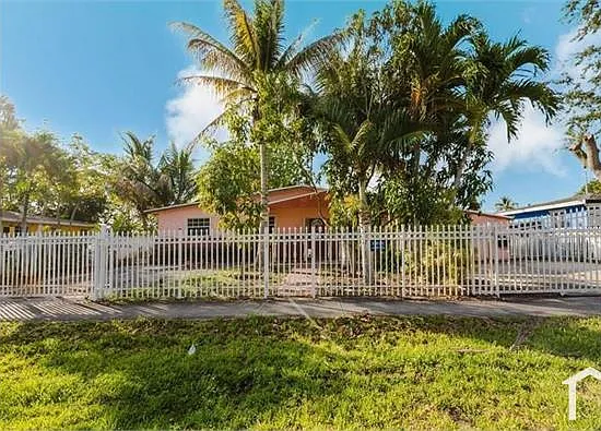 5 bed, 1082 sqft, $4,100 — Photo 2