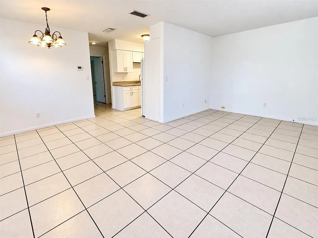 2 bed, 1.0 bath, 870 sqft, $1,750 — Photo 3