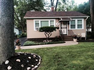 39 N State St, Glenwood, IL 60425