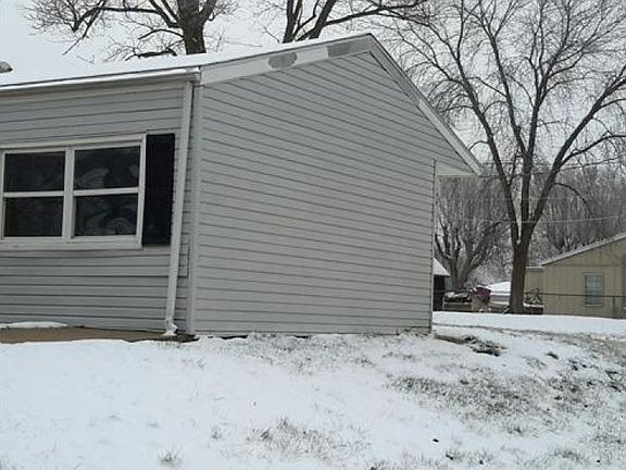 3rd image of 3309 Chippewa Ln