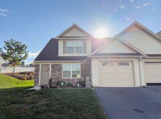 13 Broken Arrow Dr, Elizabethtown, PA 17022