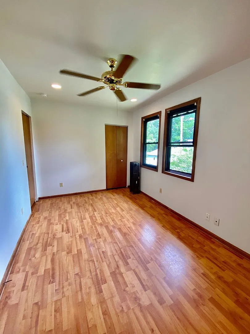 205 Maple St — Photo 2