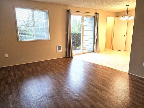 1050 Park Ave, Woodburn, OR 97071