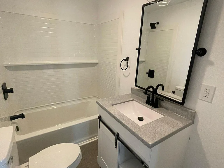 342 Kahl Ct — Photo 2