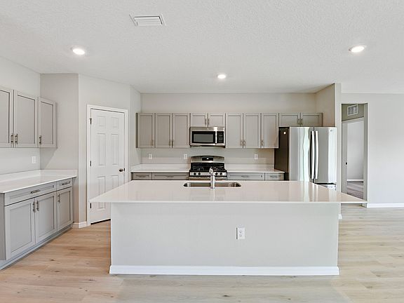 Lot-33-23-Gabriela-C-12730-Halter-Steer-Road-5789-web