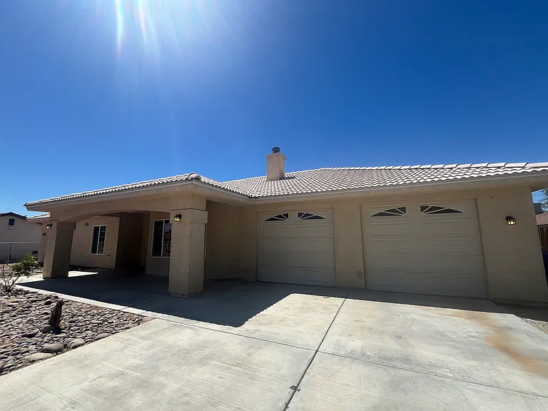 20255 Rimrock Rd — Photo 3