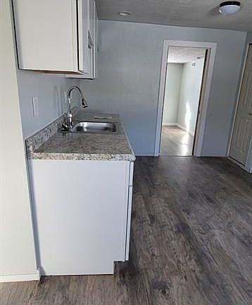 5th image of 329 E Vine St