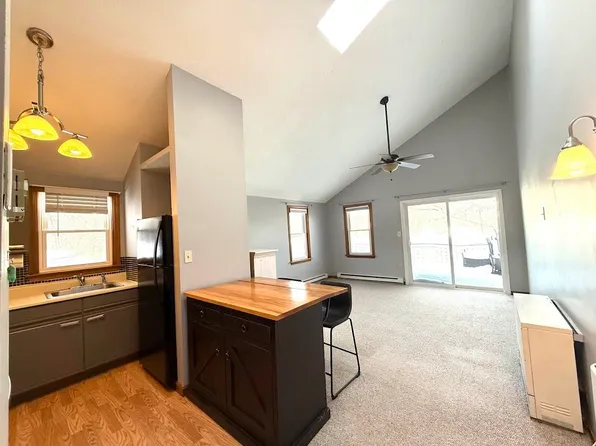 21 Plaza Village Road #D, Plymouth, NH 03264