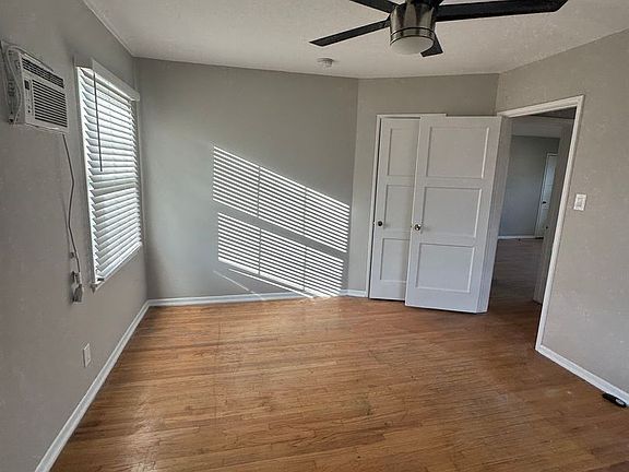 3rd image of 11135 Camarillo St #3