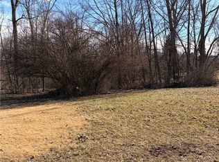 1323 Greystone Dr, Springfield, OH 45503