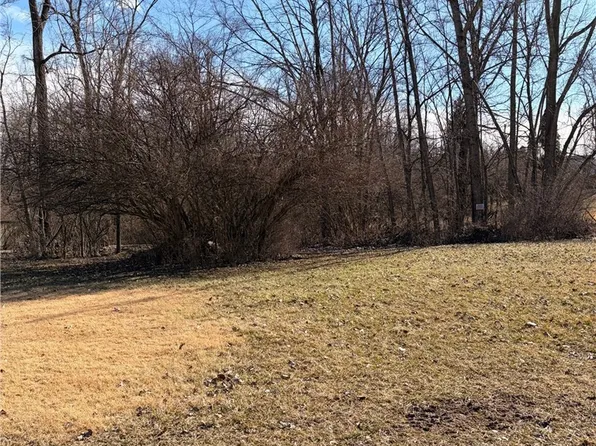 1323 Greystone Dr, Springfield, OH 45503