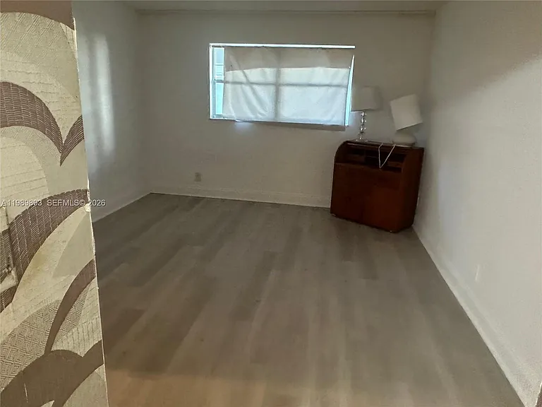 410 SE 2nd St #118 — Photo 3