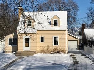 523 Fisk Ave, Dekalb, IL 60115