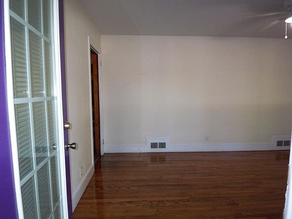 3rd image of 207 S Warren St