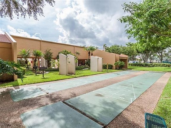 3rd image of 6546 Coral Lake Dr
