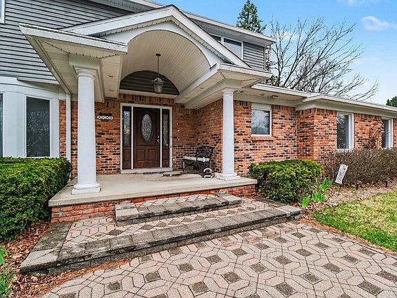 3rd image of 3786 Quarton Rd