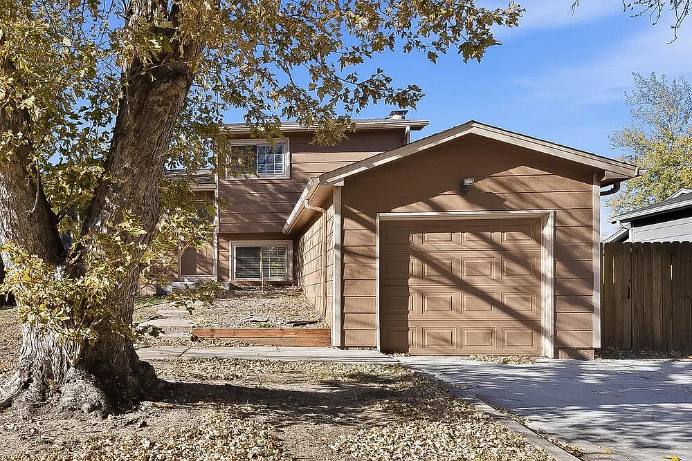 4 bed, 2.0 bath, 1582 sqft, $2,235 — Photo 1