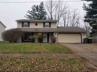2013 Bear Paw Dr, Fort Wayne, IN 46815