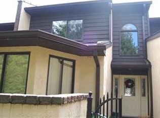 1721 Brookwood Dr, Akron, OH 44313