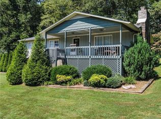 258 Stoney Brook Dr, Clyde, NC 28721