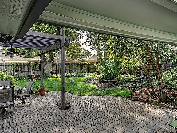 5th image of 12439 Carriage Hill Dr