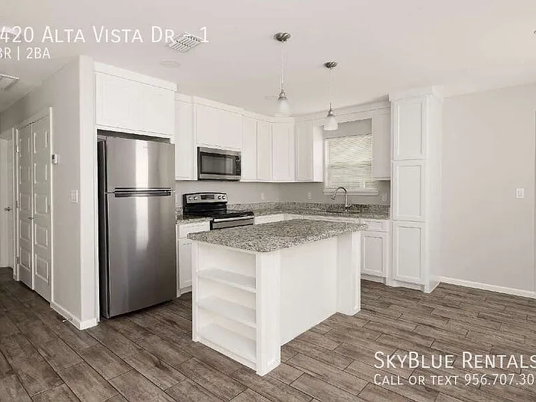 1420 Alta Vista Dr #1 — Photo 2