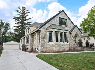 527 N 64th St, Wauwatosa, WI 53213