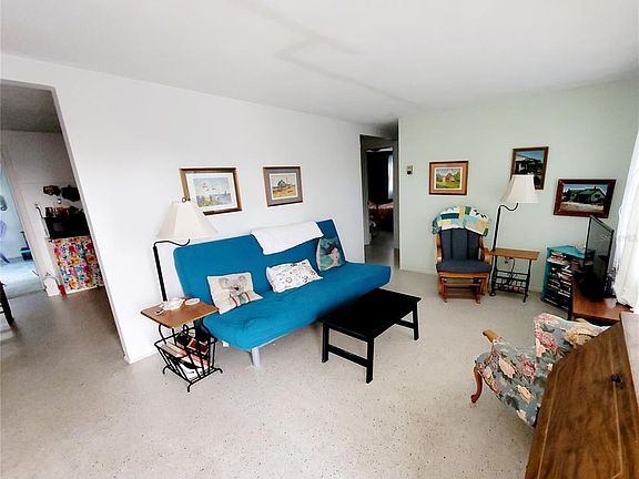 5th image of 2122 Melody Dr