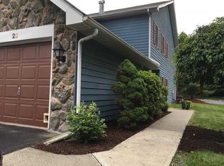 23 Lamplight St, Beacon, NY 12508