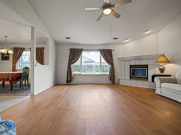 3rd image of 4310 Ascot Ct