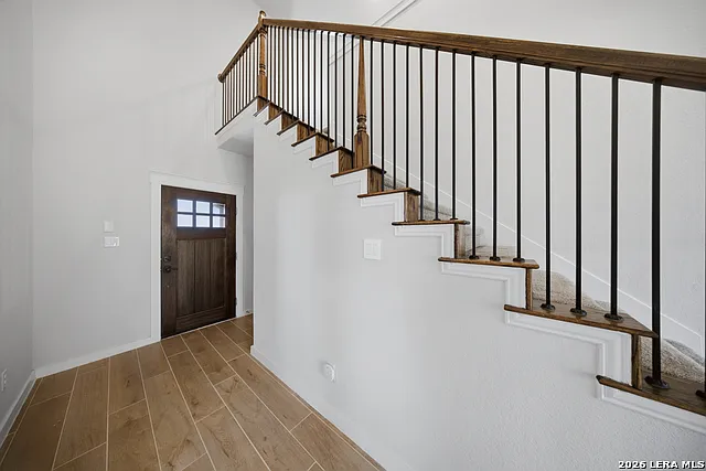 4 bed, 2.5 bath, 2612 sqft, $2,700 — Photo 2