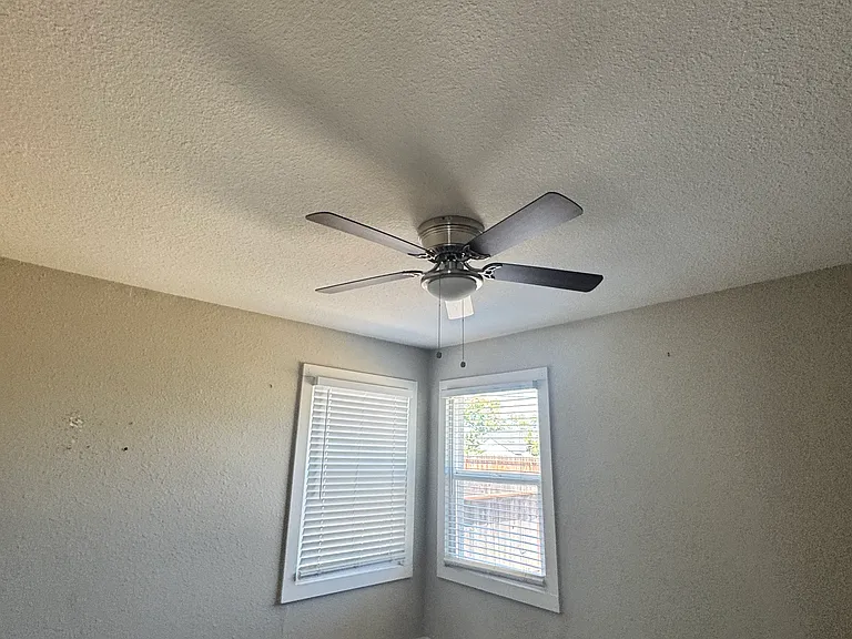 151 Hollywood Ave — Photo 4