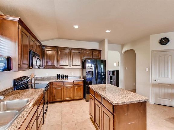 5th image of 3401 Buckthorn Ln