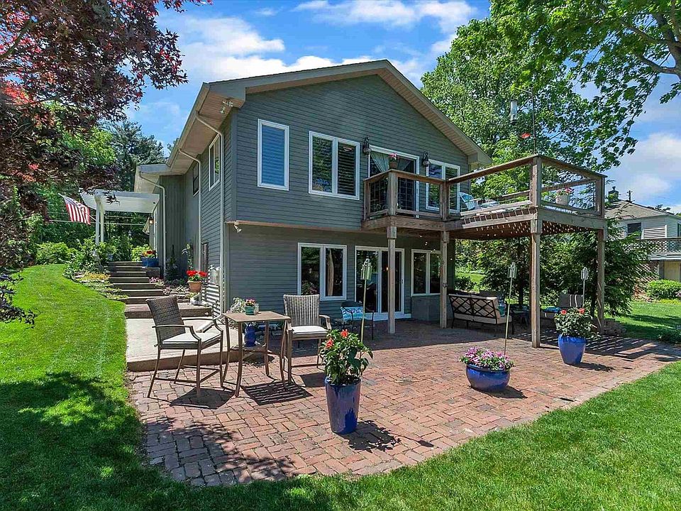 1st image of 54722 Edgewater Dr