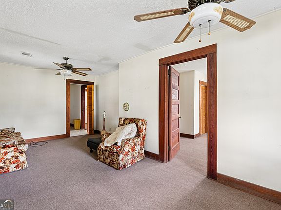 5th image of 157 Patterson Rd
