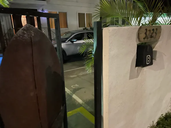 3223 Monsarrat Ave, Honolulu, HI 96815