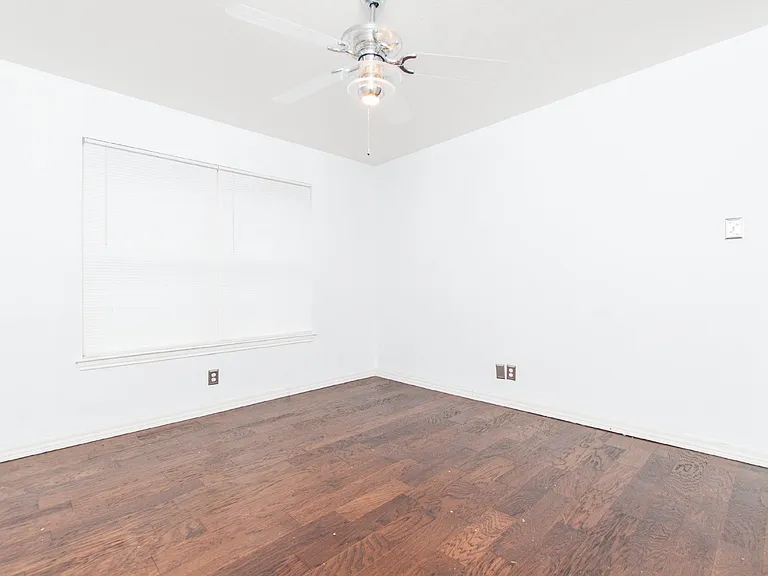 3003 Oakwood Dr — Photo 21