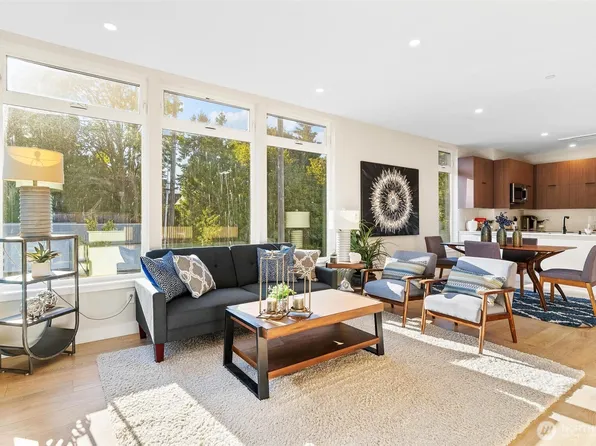 7150 47th Avenue SW, Seattle, WA 98136