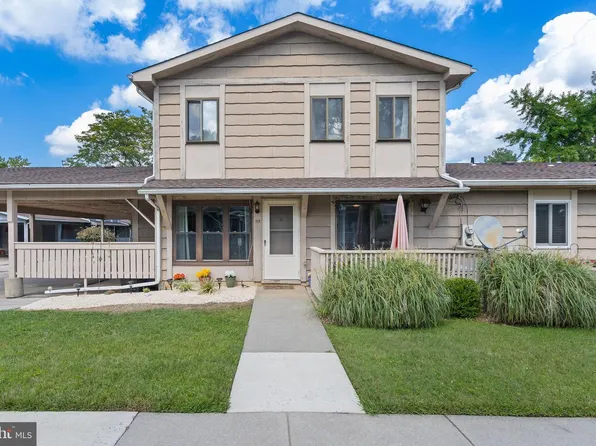 20 Maplewood Ct, Paulsboro, NJ 08066