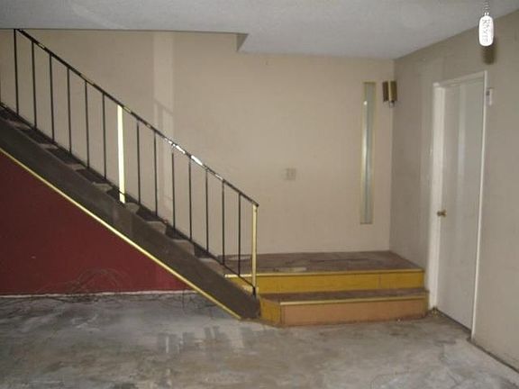 4th image of 12351 Osborne St Unit 7