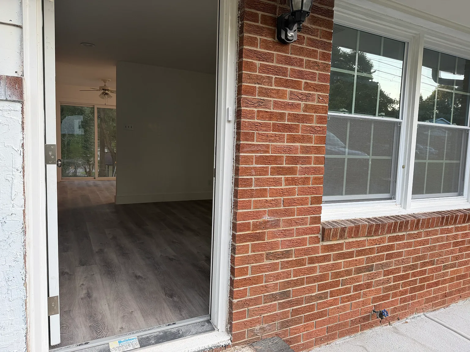 4 bed, 2.5 bath, 1553 sqft, $1,650 — Photo 3