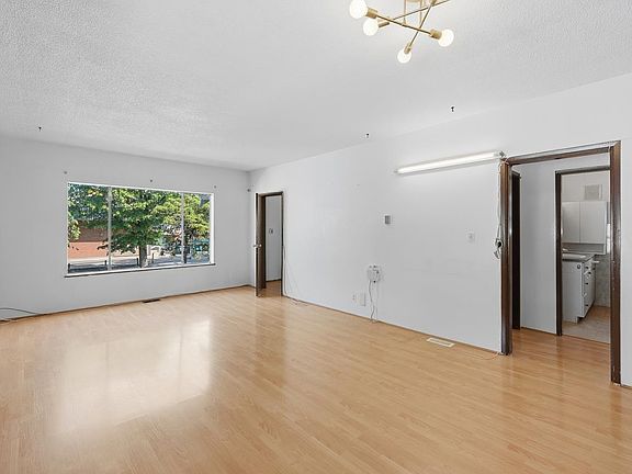 3rd image of 1016 E 18th Ave