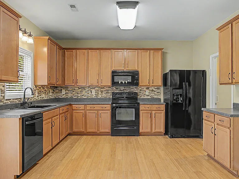 2917 Liddington Rd — Photo 8