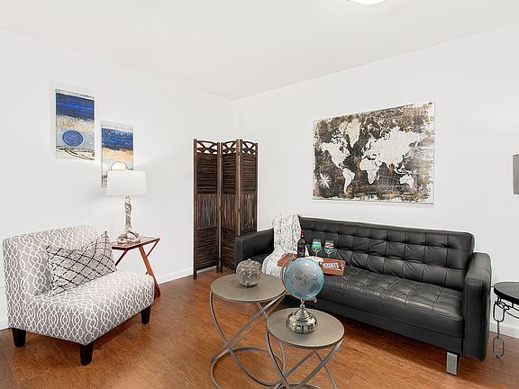 3rd image of 500 Elliott Ave W APT 315