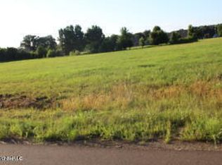 24 Chapel Hl, Holly Springs, MS 38635