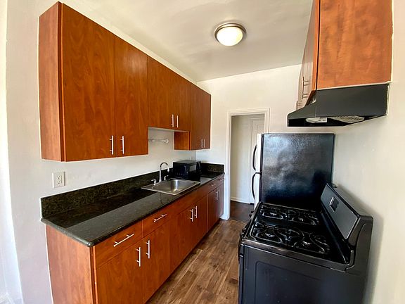 2nd image of 849 S Oxford Ave APT 310
