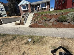 1318 N 78th St, Seattle, WA 98103