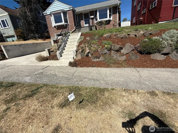 1318 N 78th Street, Seattle, WA 98103