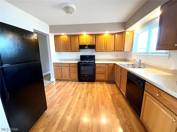 2nd image of 4595 Warwick Dr N