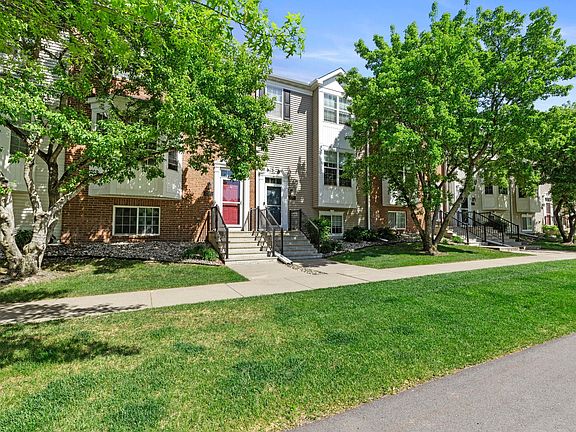 4th image of 1773 Grove Dr